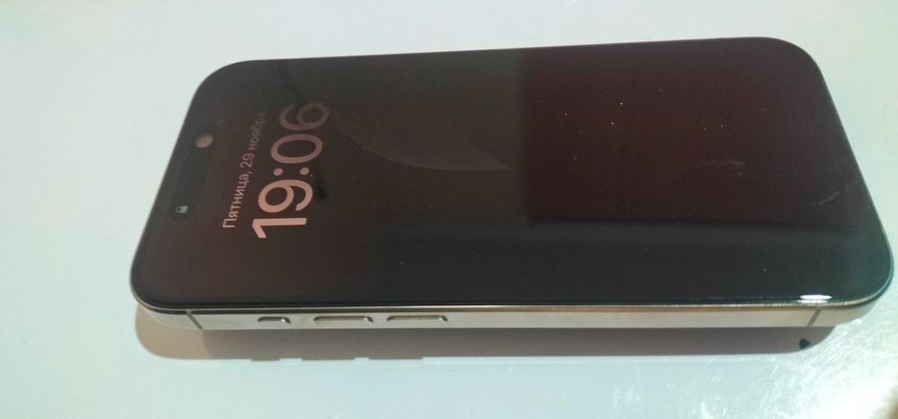 iPhone 15 pro сатылады.