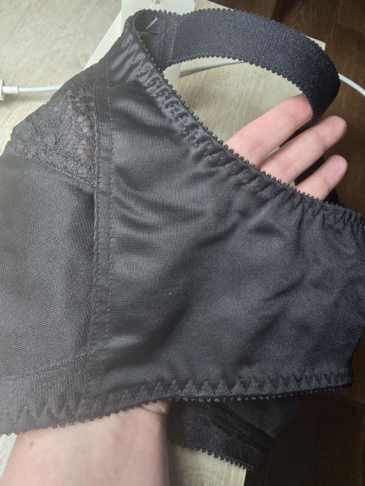 Продам бюстгальтер,размер 95F