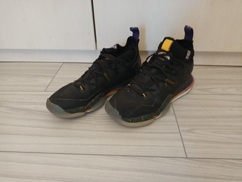 Vând Nike nr 39 albi
