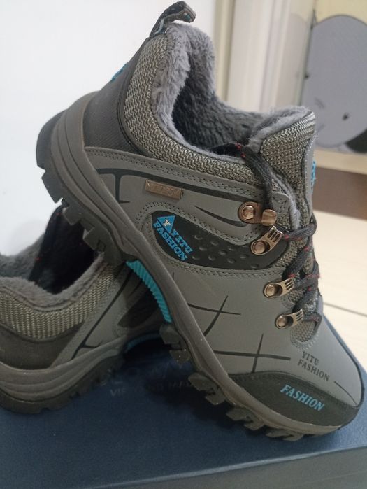 Кроссовки зимние мужские 42 размер.