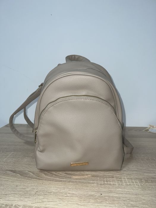 женский рюкзак.