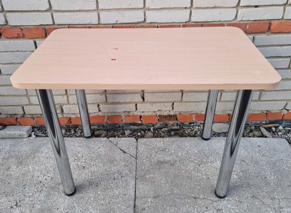 Продам кухонный стол