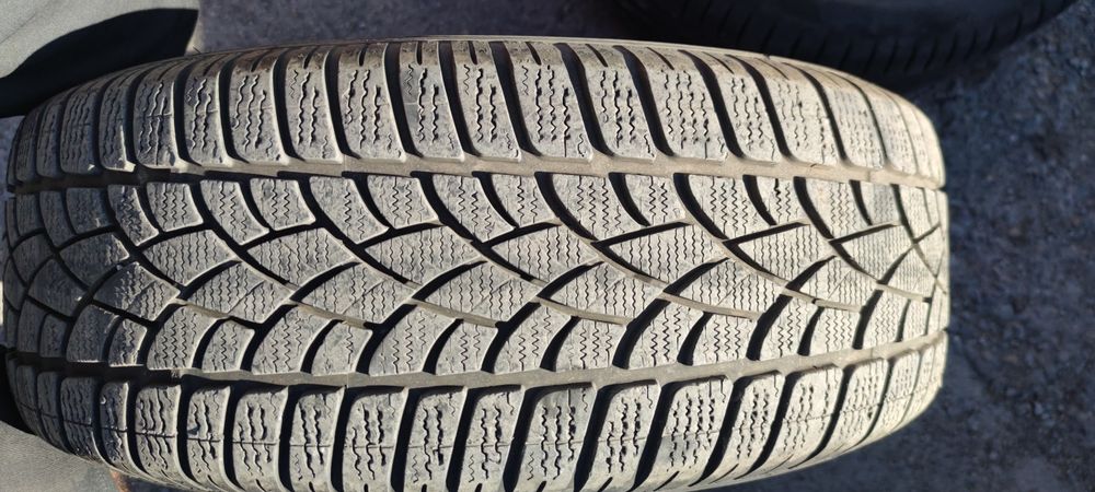Продавам зимни гуми с джанти Dunlop 225/60/17 6.5mm на 2 сезона Hyundai Tucson