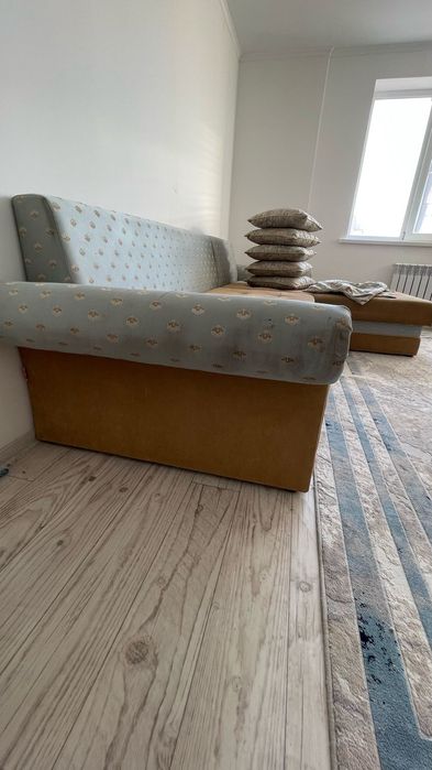 Большой диван длина почти 330