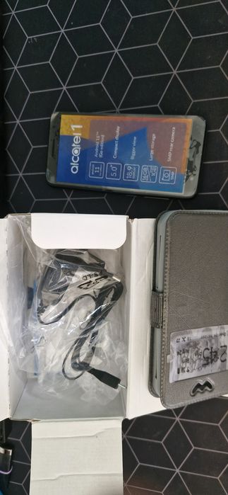 Vând telefoan Alcatel 11 nou!