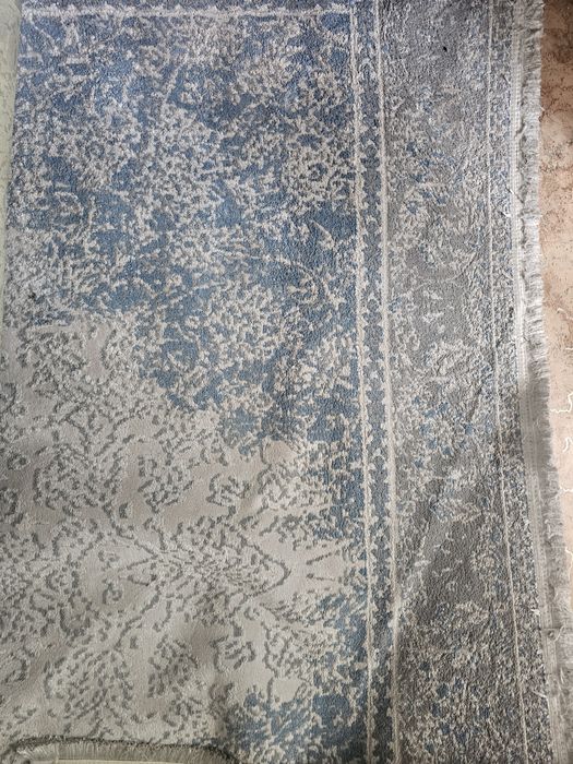 Продам ковер в хорошем состоянии