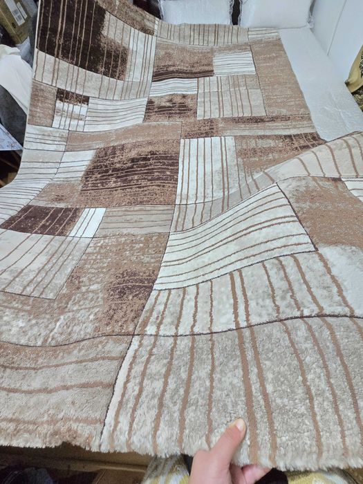 Персийски килим. Използван е само веднъж, изпран е.