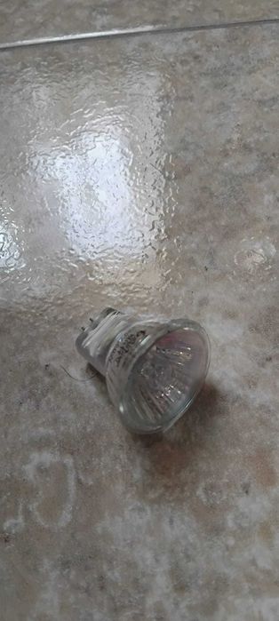Set 5 becuri halogen 50w Total Green