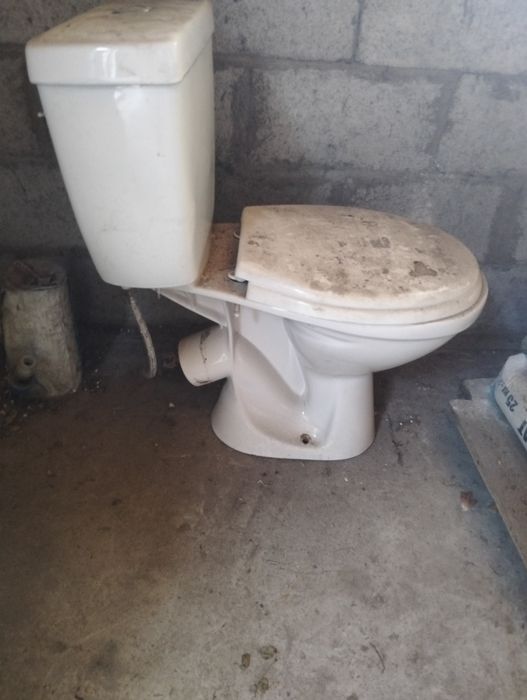Срочно продам унитаз.