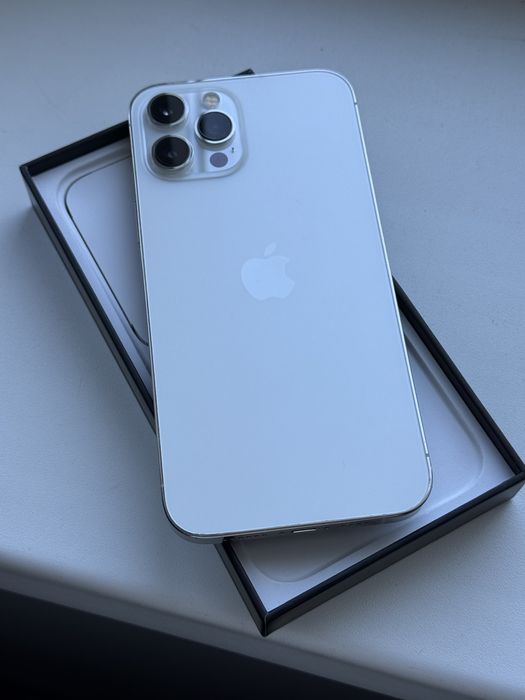 iPhone 12 Pro Max 256 gb в белом цвете