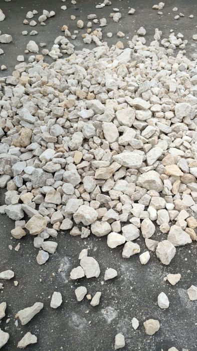 Vând piatră galbena de cariera