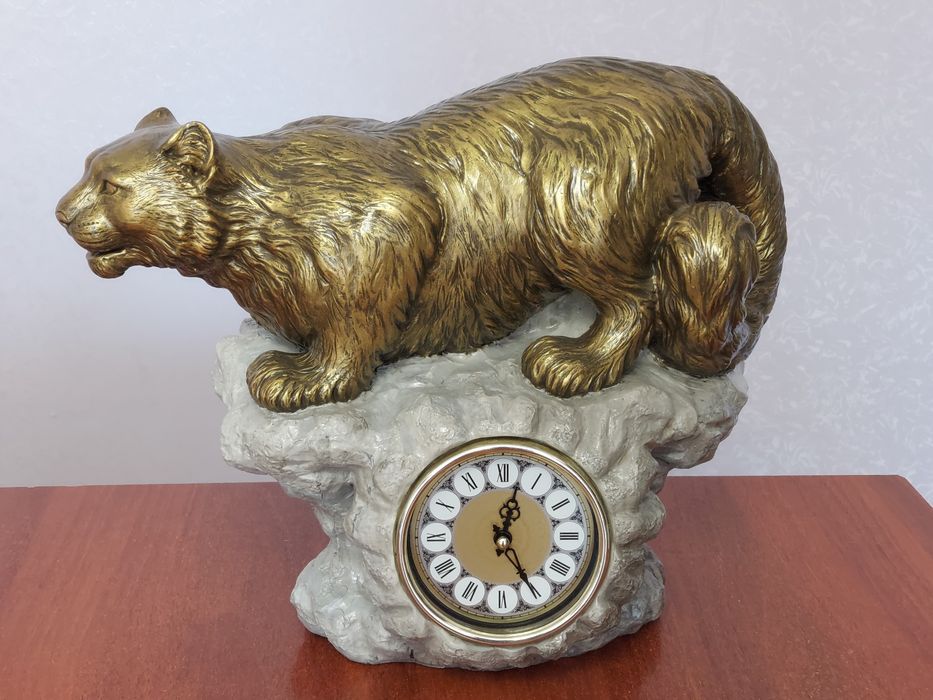 Продам каминные часы
