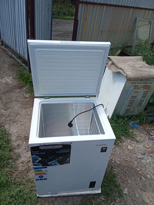 Морозильник продам торг есть