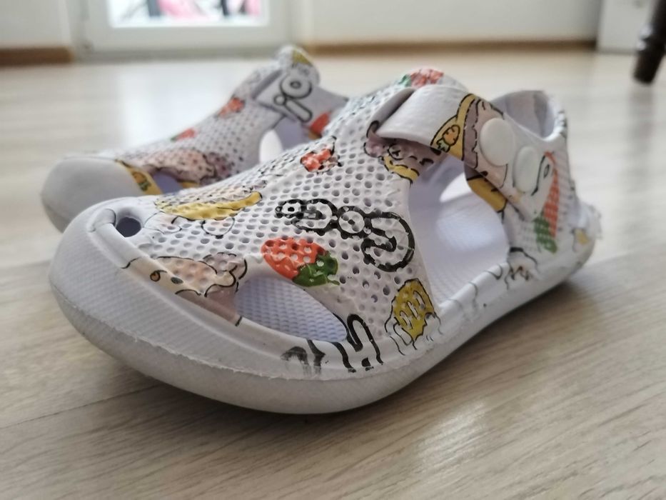 Детски пантофи 27