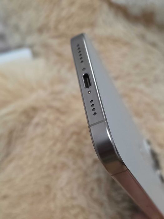 iPhone 16 Pro Max 256GB Desert