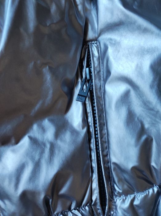 Сребристо яке на Zara