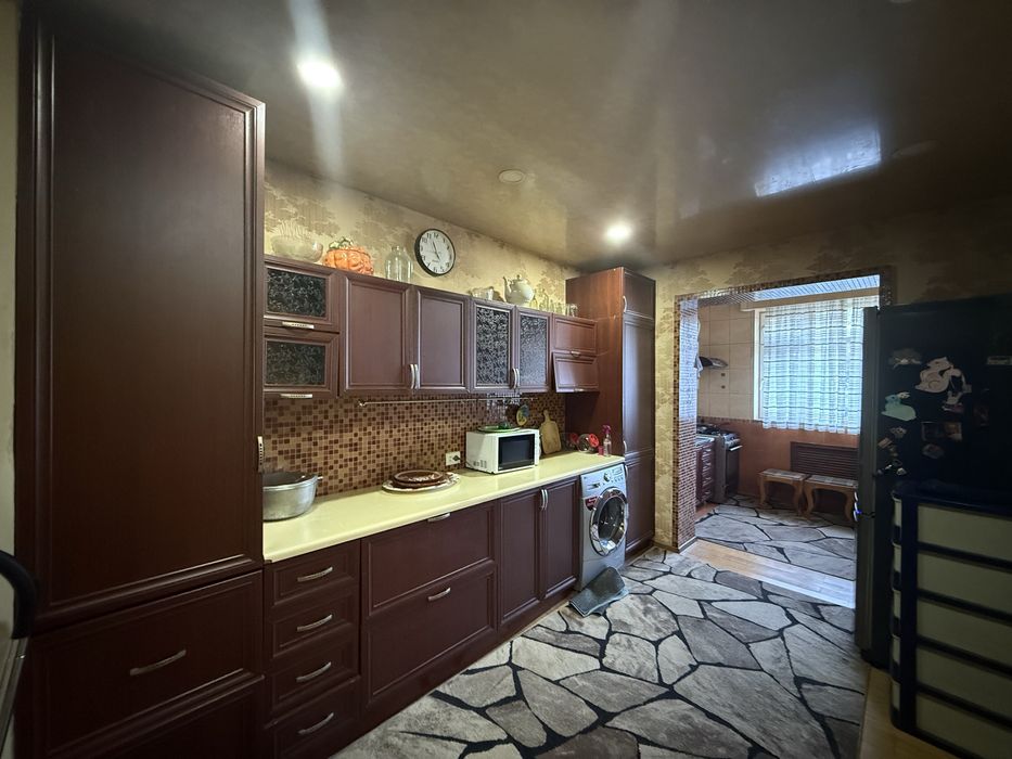 Продажа Юнусабад -4 квартал 4/1/9 улучшенная планировка, Биллюр б/ зал