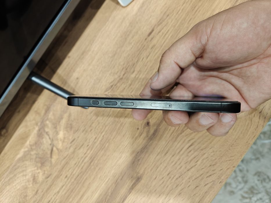 Продам iphone 15 pro
