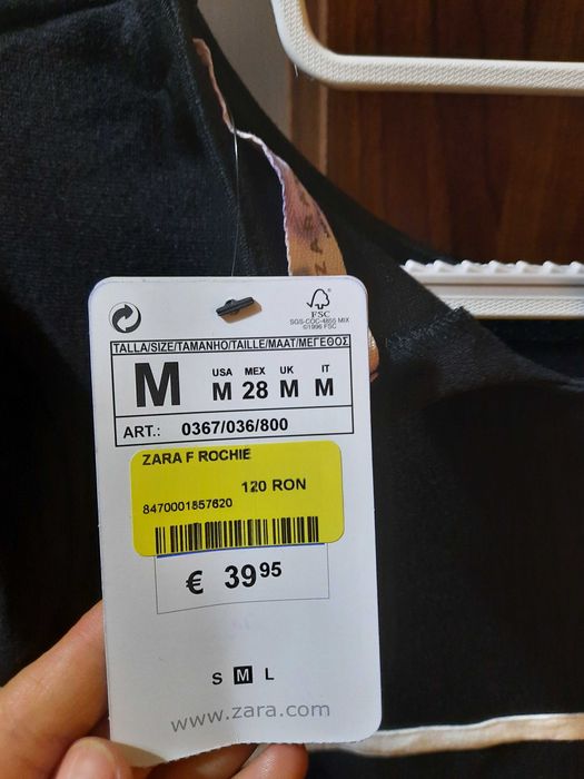 Vand rochie Zara, noua