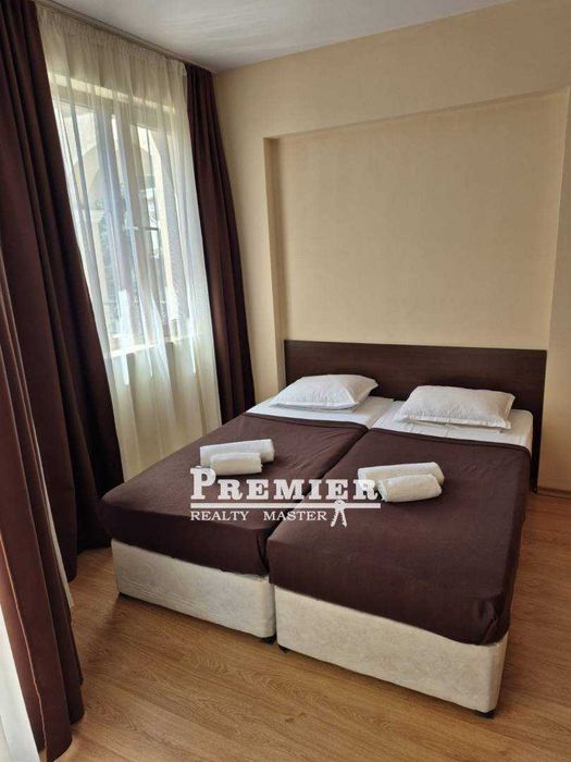 Продава се тристаен апартамент  в курорта Слънчев бряг.