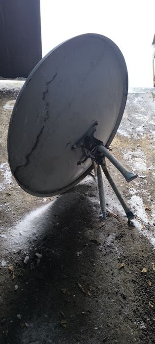 Тарелка спутниковая