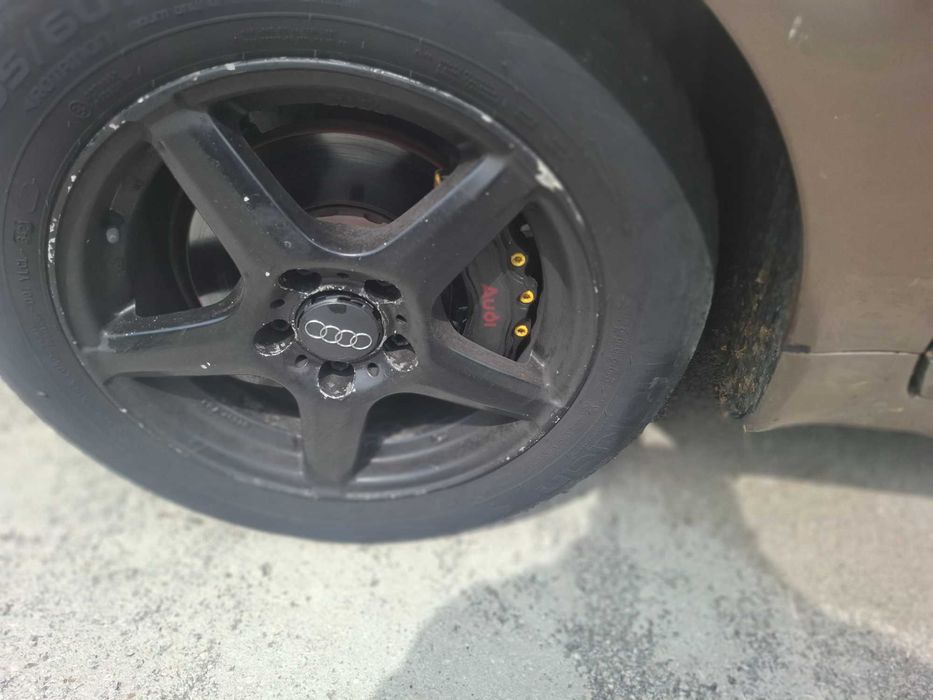 Автомобил на части