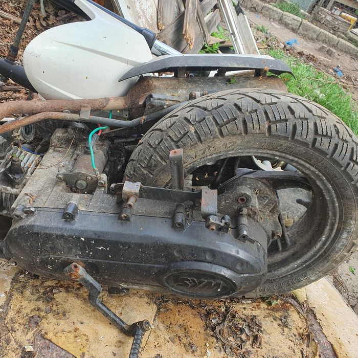 Vând masă de lucru