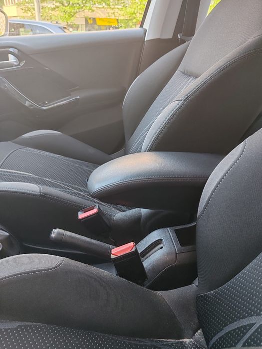 Peugeot 208,2013 ,1.2 benzina,