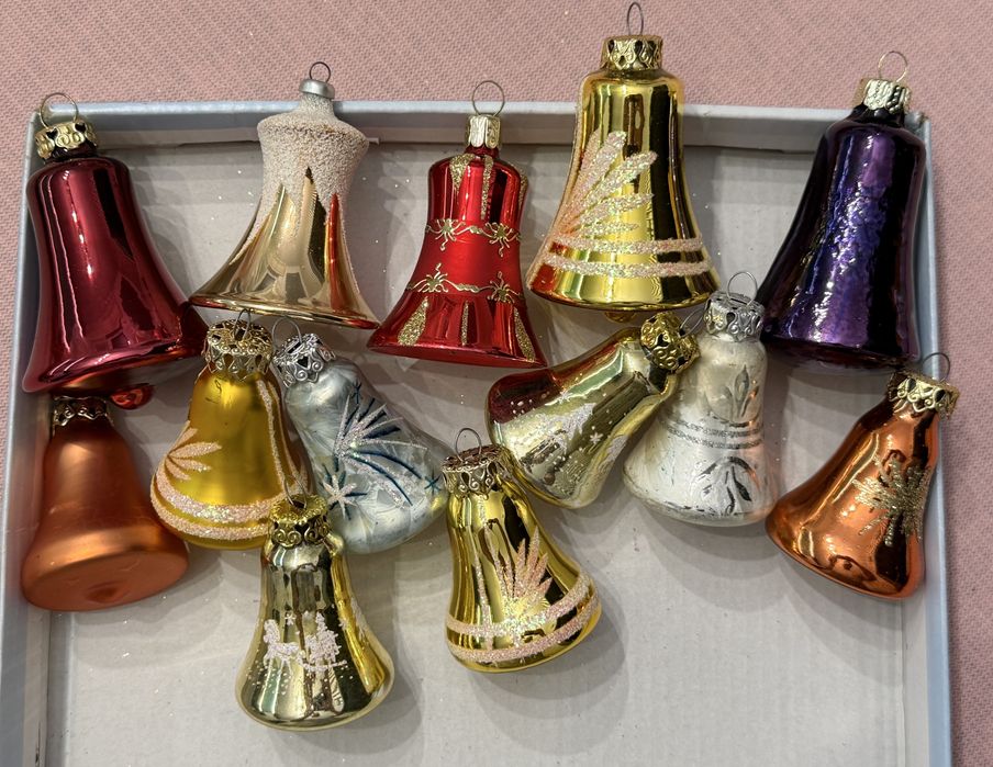 Globuri vechi pentru pomul de Crăciun