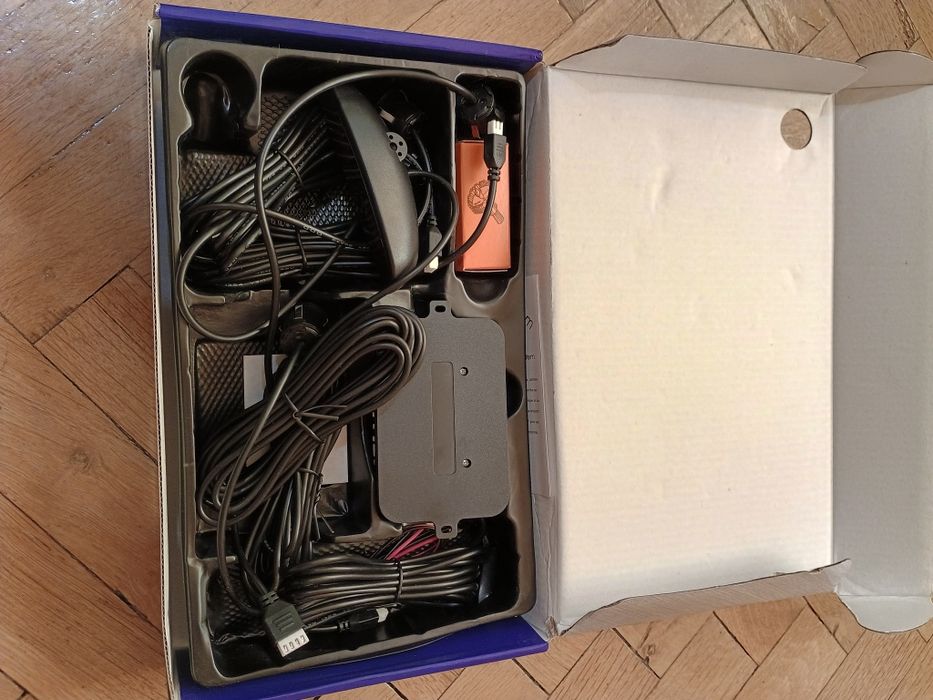 Парктроник за заден ход Черен, сензори 19мм, със звук и LED дис