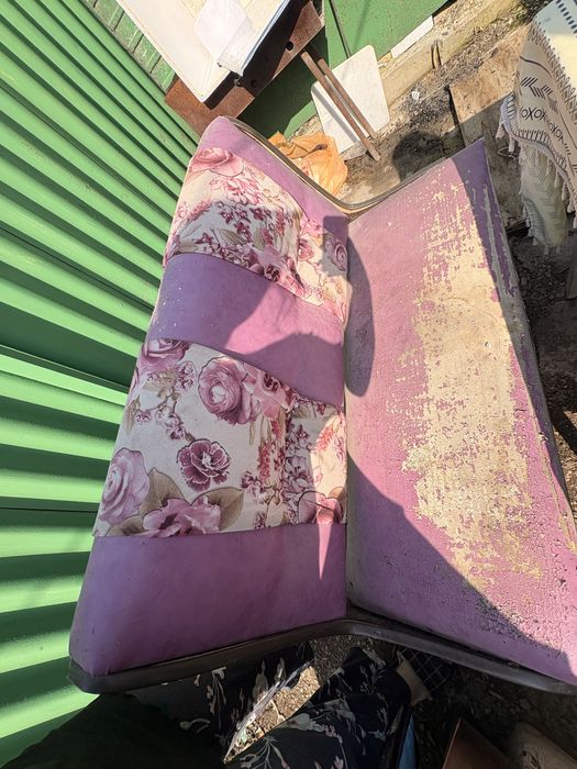 Отдам бесплатно диванчик