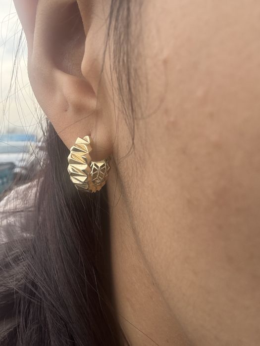 Продам серьги золото