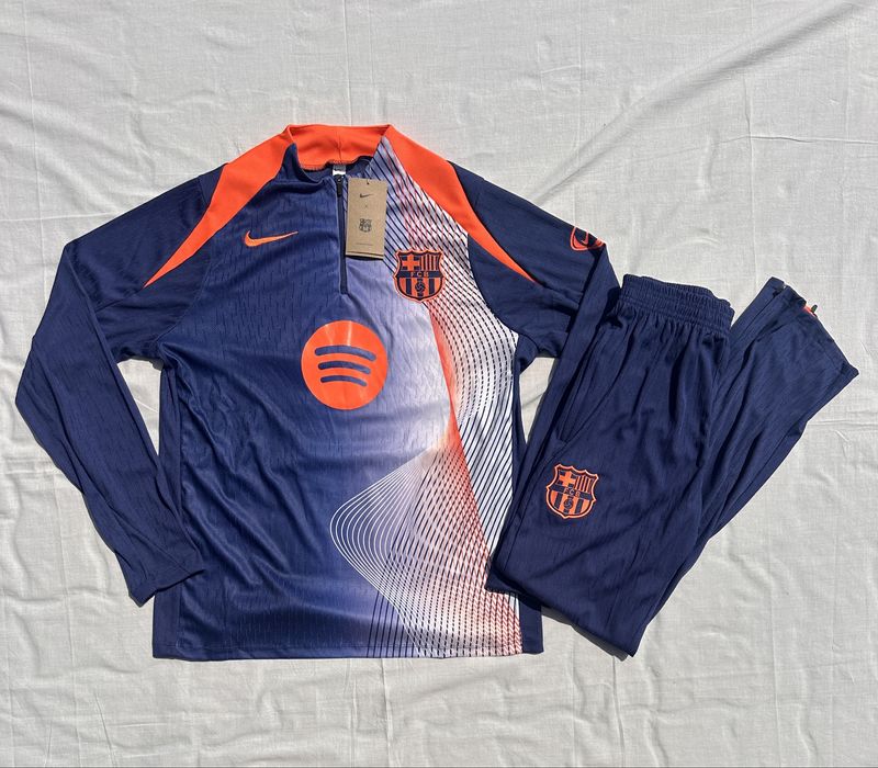 Trening FC Barcelona - Pre-Match Kit