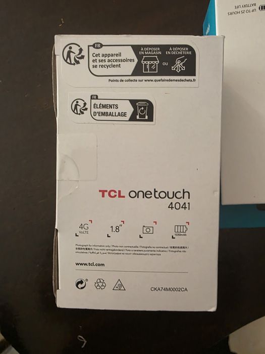 TCL 4041 чисто нов фабрично запечатан с слушалки!