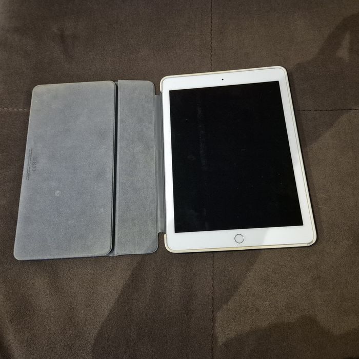 iPad Pro 9.7” – 32 GB + Оригинална Smart Keyboard