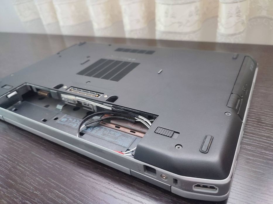Dell Latitude E6420 i3-2350M 4GB ram 250gb hdd