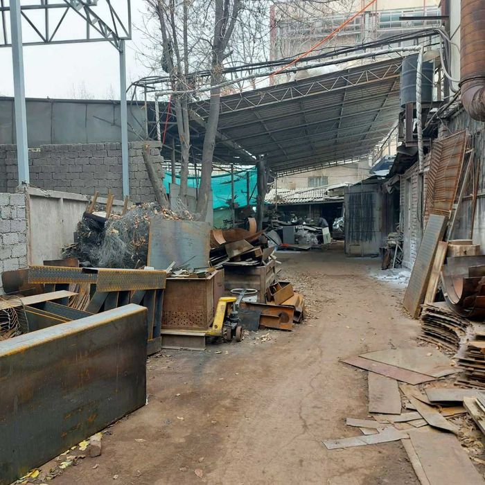 Продаётся 1 900 м² производственный цех.