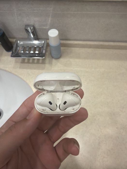 Airpods первые самые