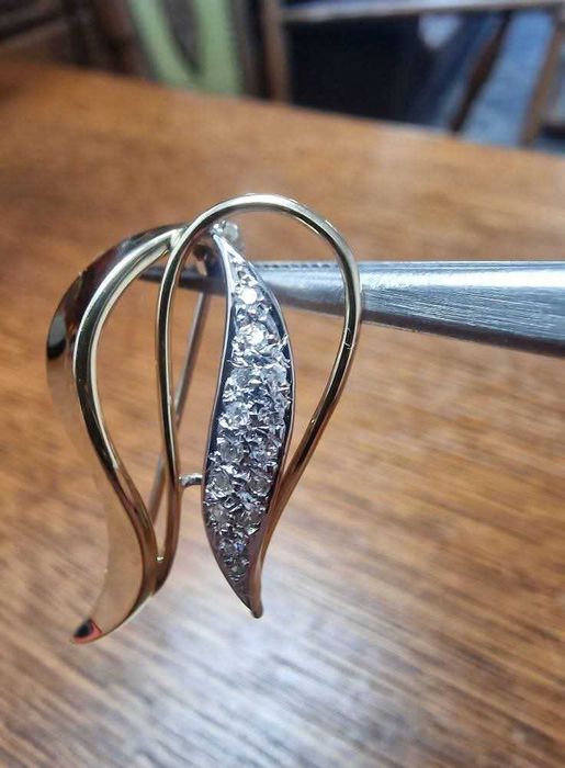 Диамантена Златна Брошка - Заложна къща Бургас Галерия 65