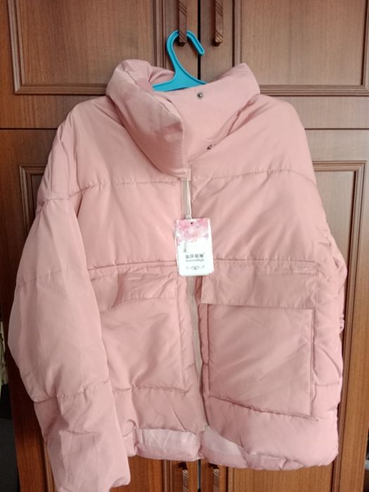 Продам куртку розовую, на синтепоне