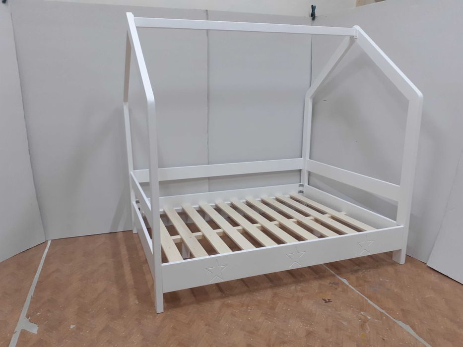 TRANSPORT GRATUIT.Pat tip casuta din lemn masiv.Cod 408