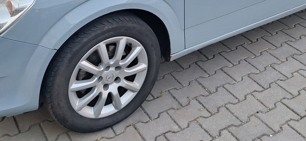 Vând jante aliaj pentru Opel cu anvelope de vara.
