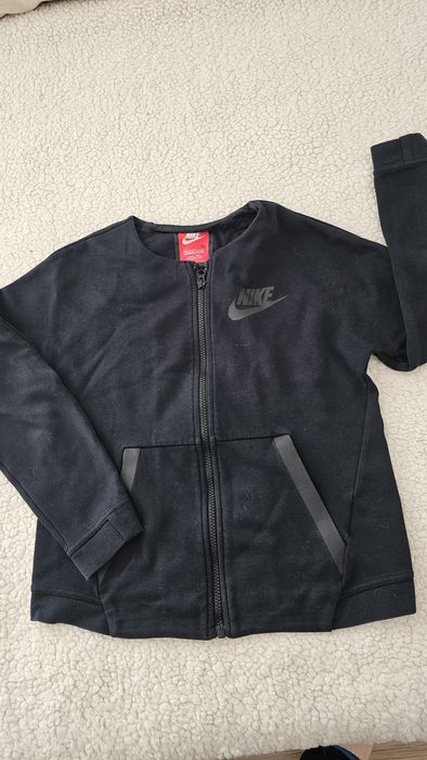 Дамски дрехи Nike и Levis