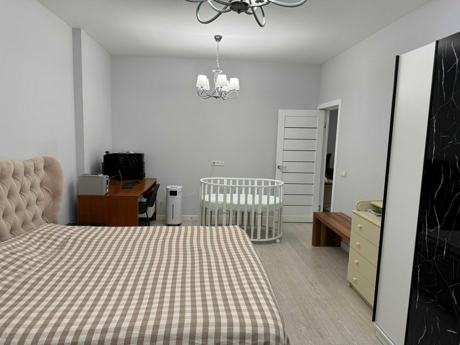 Продам 4-х комн квартиру