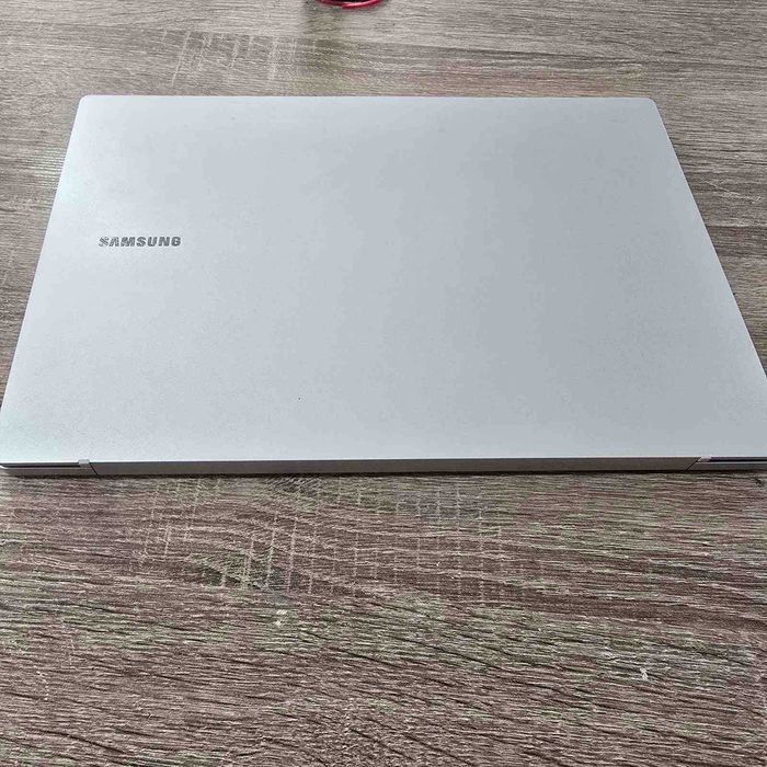Лаптоп Samsung Galaxy Book2 Go 5G