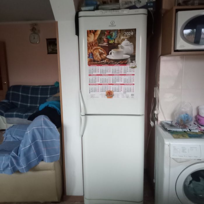 Продам холодильник