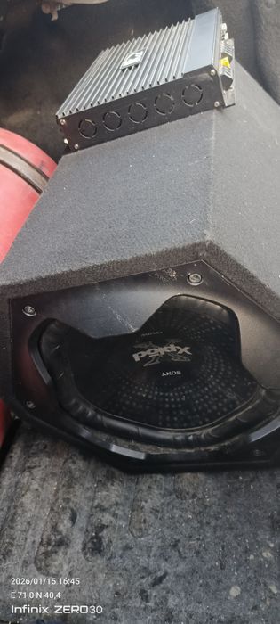 Сабвуфер с усилителем в хорошем состоянии без дефектов