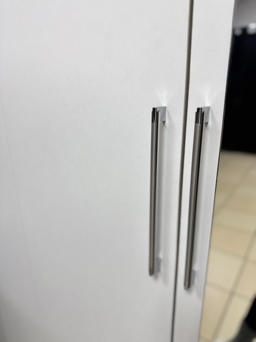 Срочно! Продам Шкаф белый, тройной