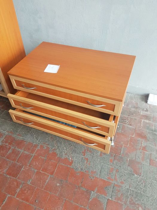 Холна секция с витрина