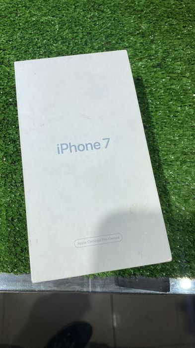 Айфон 7 чёрного цвета, память 256 г